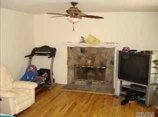 300 Flanders Rd, Flanders, NY 11901