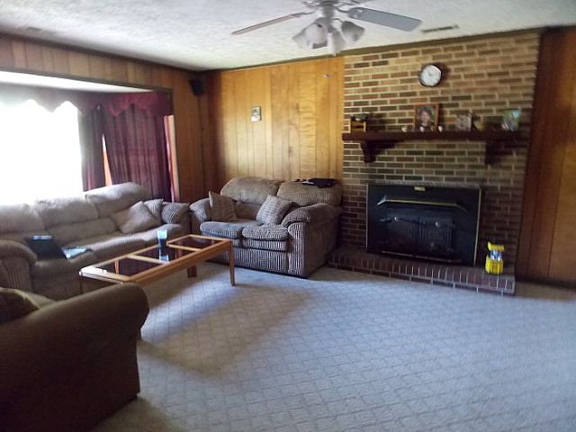 2nd image of 232 Powell Rd