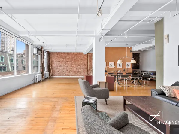 118 East 25th Street image 2 of 10