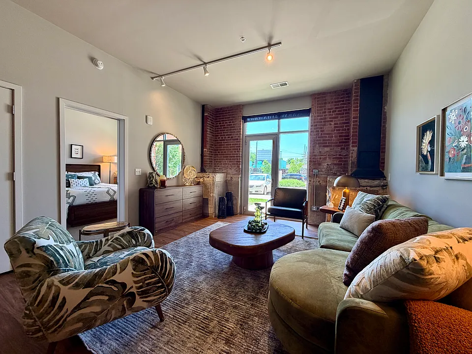 Breakers Apartments
