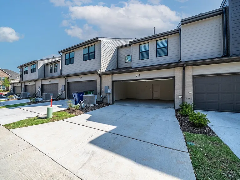 917 Emerling Dr — Photo 11