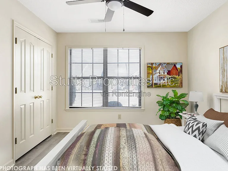 Creekside Apartments — Photo 37