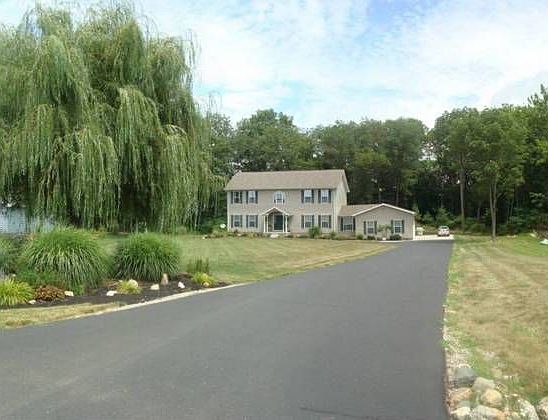 1st image of 403 Wildflower Ln