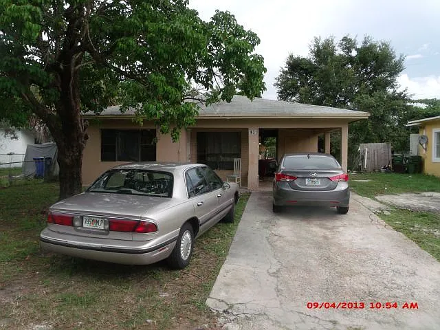 Large 4-2 house — Photo 2