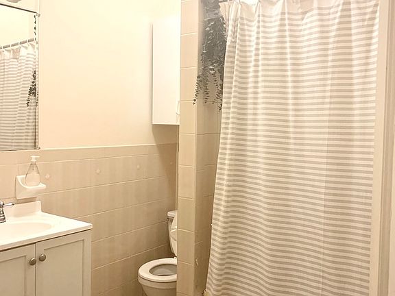 5th image of 633 Leonard St #3