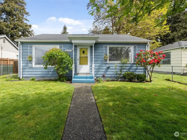 2723 Sylvan Drive W, University Place, WA 98466