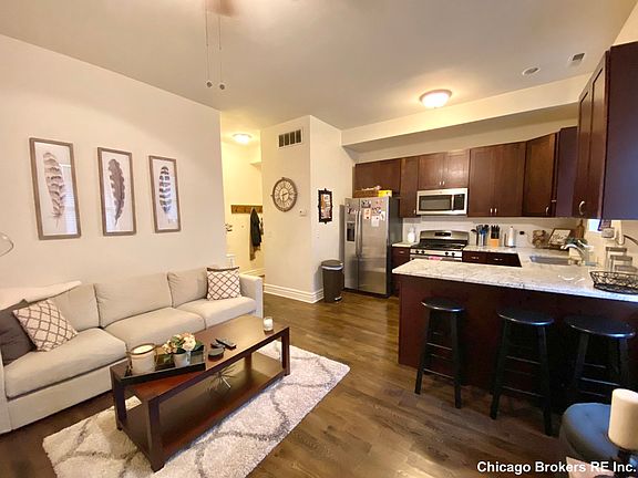 3rd image of 2049 W Division St #2R