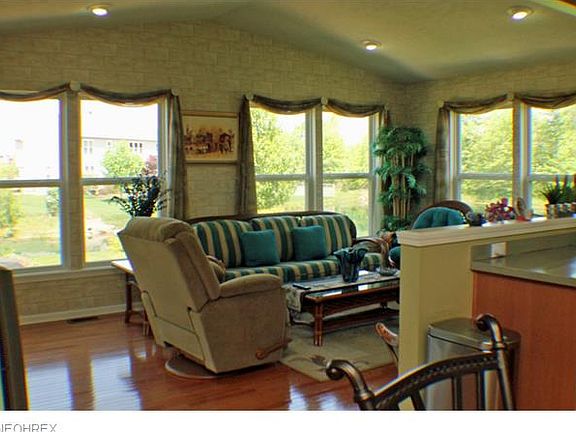 3rd image of 27210 Lynde Dr