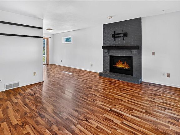 4th image of 5713 Highland Way