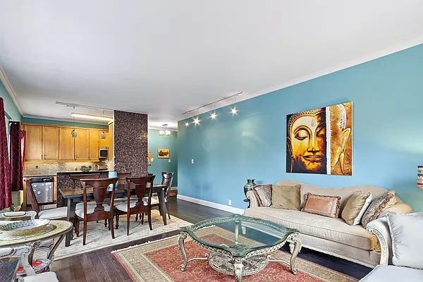 Sold by Nest Seekers International | media 3