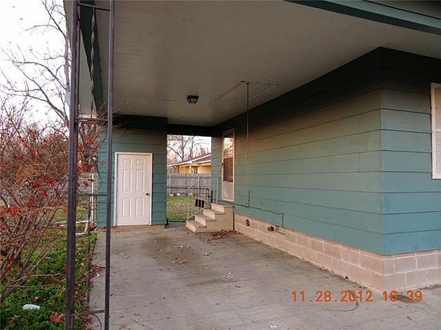 2nd image of 409 W Maple St