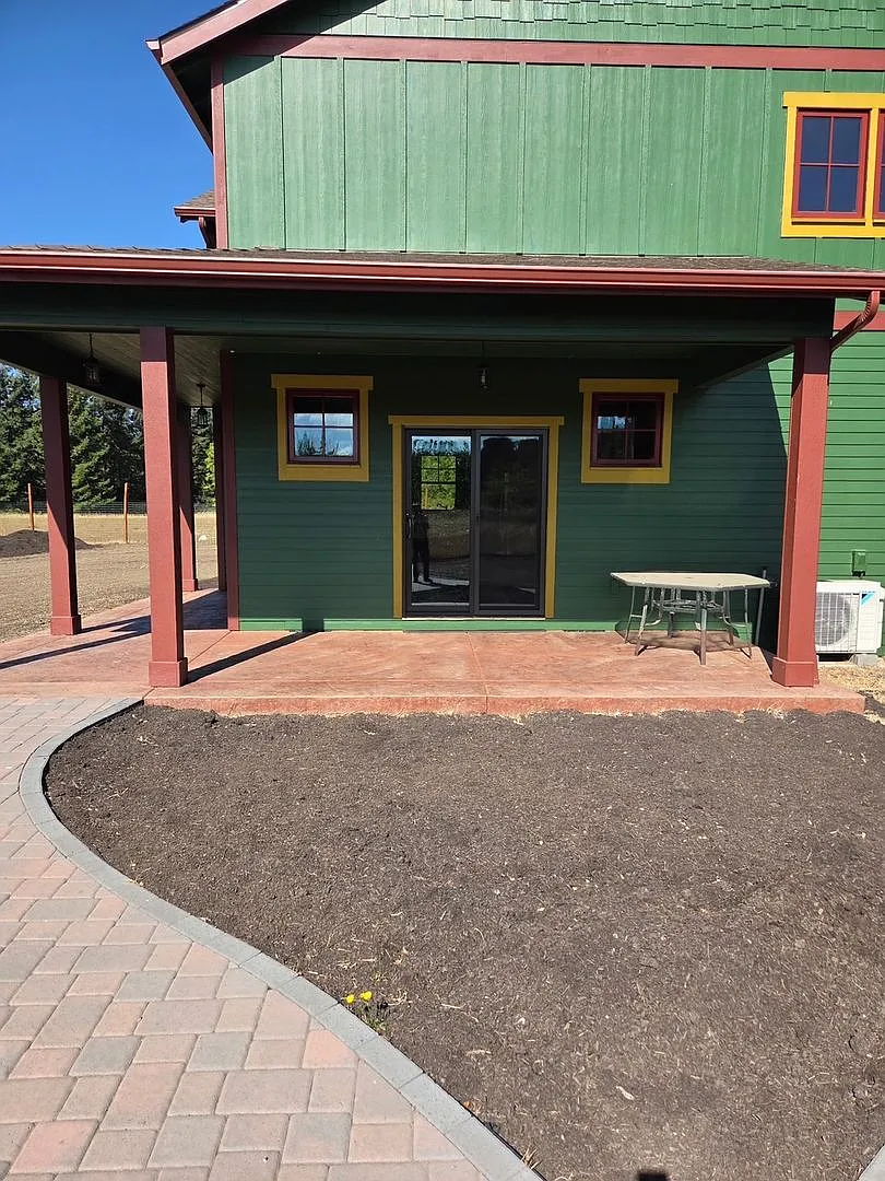 Stunning 3-Bed, 2.5-Bath Country Home on 35 Private Acres $3,200/mo 8 miles outside of Amity, OR — Photo 3