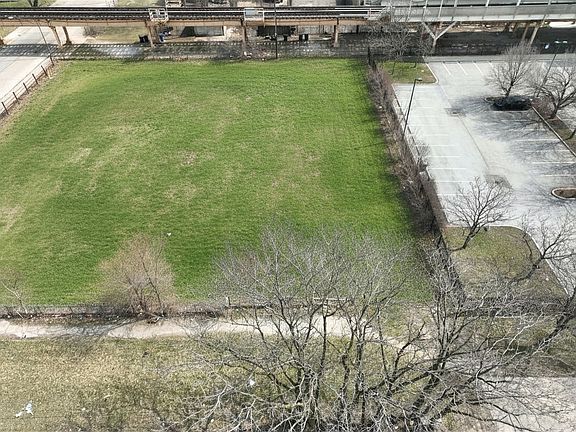 4th image of 5415 S Prairie Ave