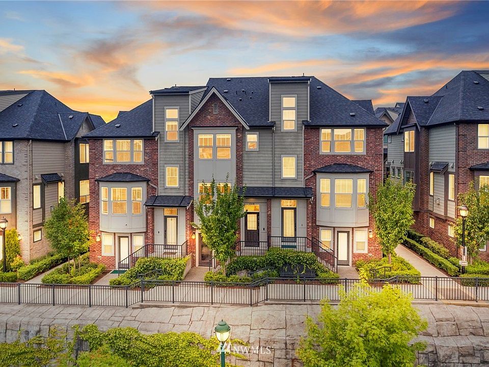 1st image of 1318 Williamsburg Walk NE #25.2