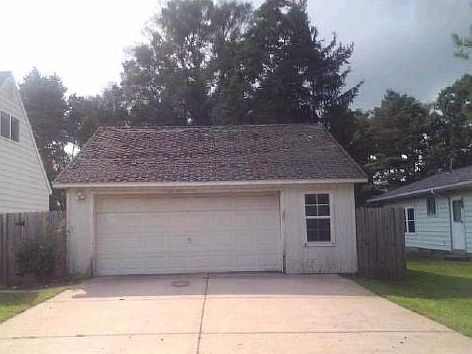 4th image of 15202 Charluene Dr
