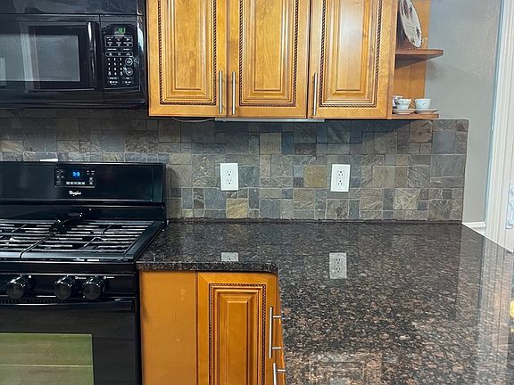 5th image of 1580 Patricia Ln
