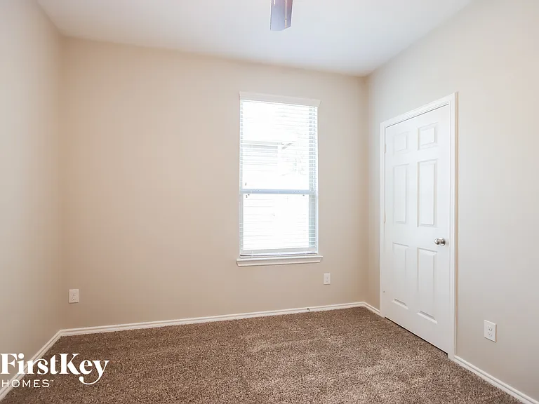 2092 Lost Timbers Dr — Photo 11