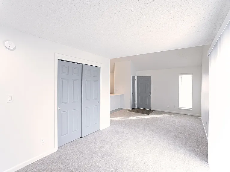 Windsor Apartments — Photo 5