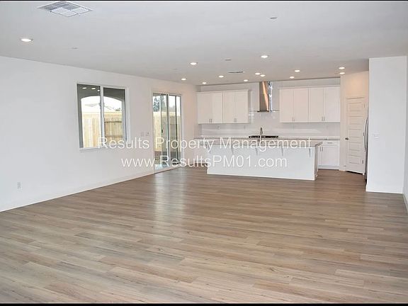 2nd image of 7884 Carraway Dr