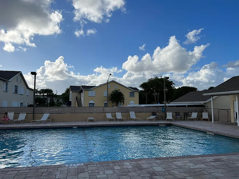 647 Waterside Dr — Photo 20