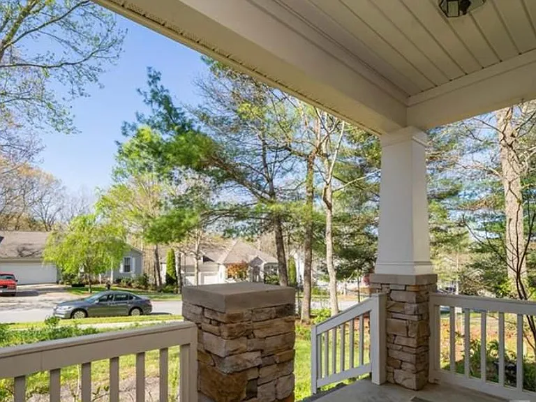 119 Mountain Dr — Photo 4