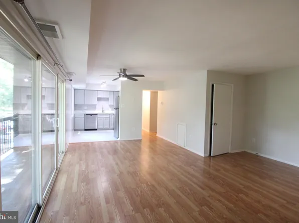 3210 S 28th St APT 401, Alexandria, VA 22302
