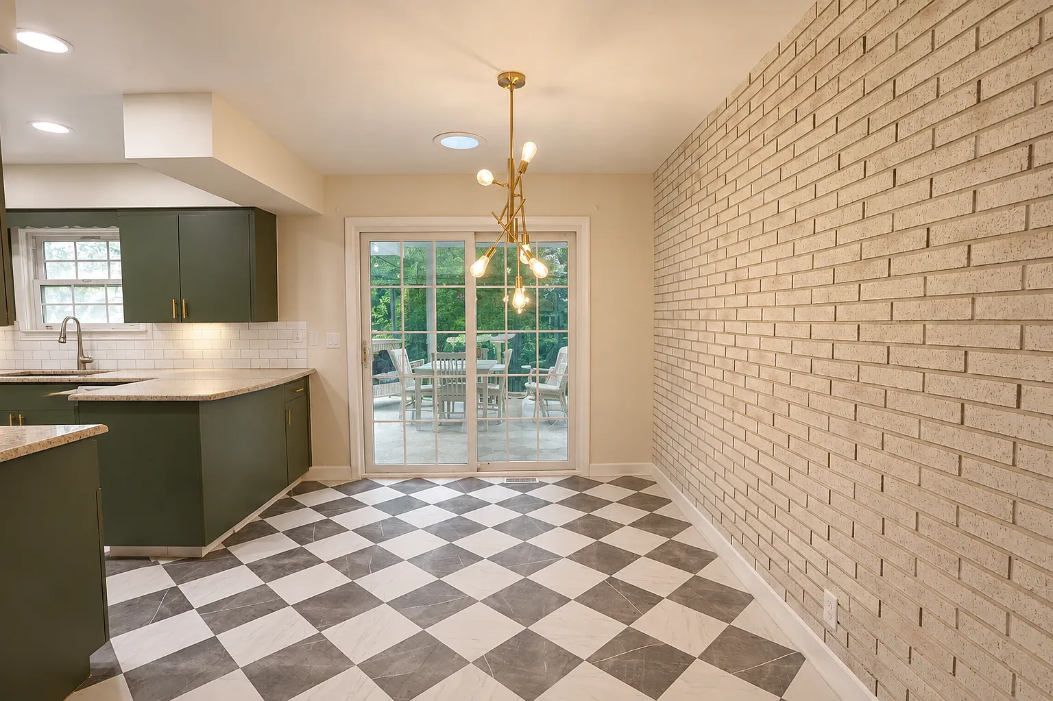 3 bed, 1650 sqft, $2,300 — Photo 4