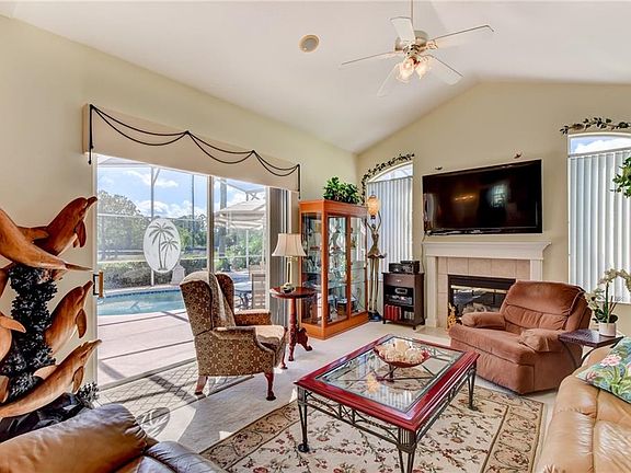 4th image of 233 Alexandra Woods Dr