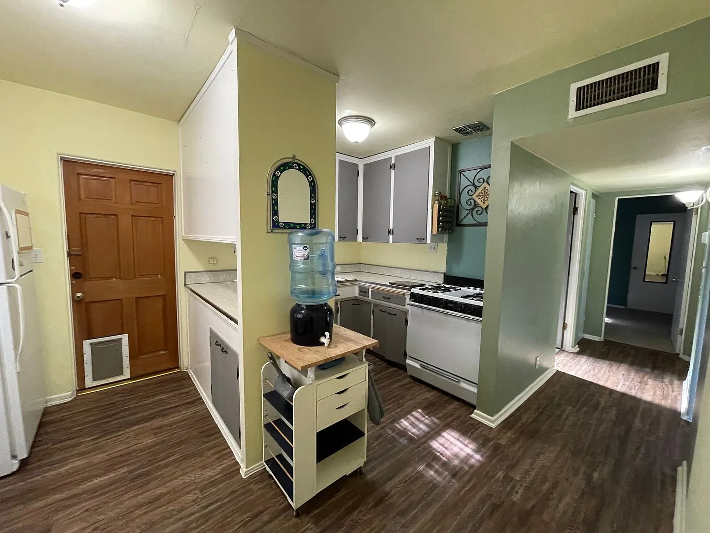 Perfect for UofA Students! **Move In Special 1/2 Off First Months Rent — Photo 1