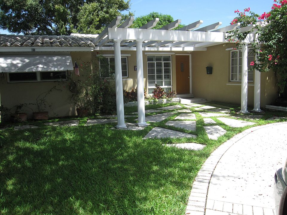 1st image of 709 SW 18th Ct
