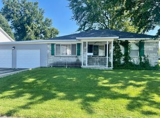203 E Clearwater St, Robinson, IL 62454