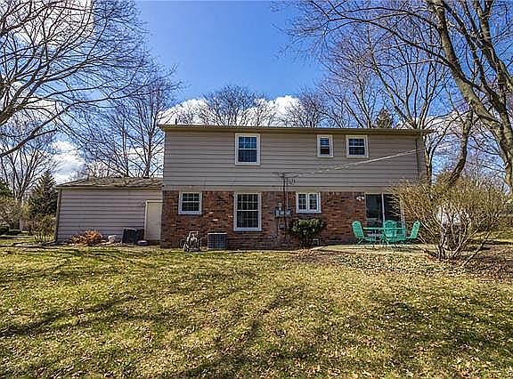 5th image of 30116 Club House Ln