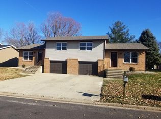 505 Red Bud Ln, Troy, IL 62294