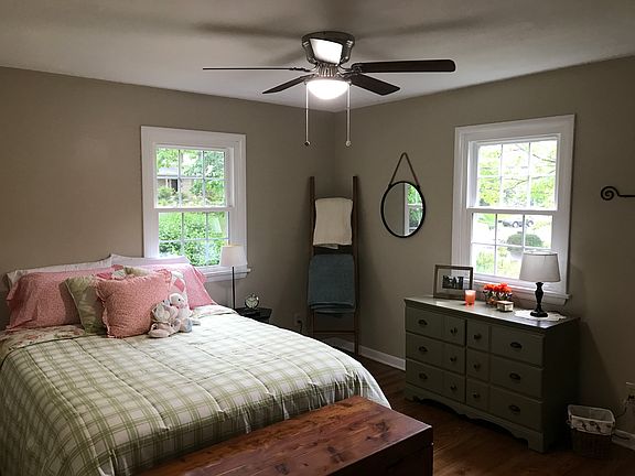 5th image of 1007 Karen St