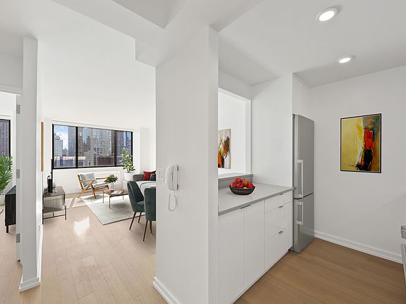 4th image of 75 W End Ave APT C19f