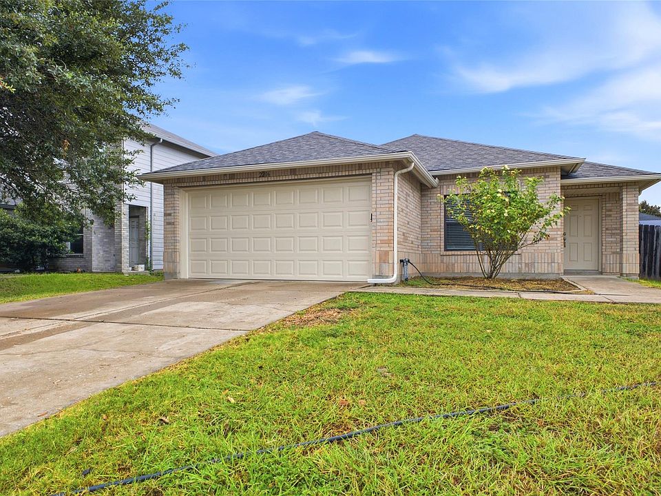 1st image of 2206 Bluebonnet Dr