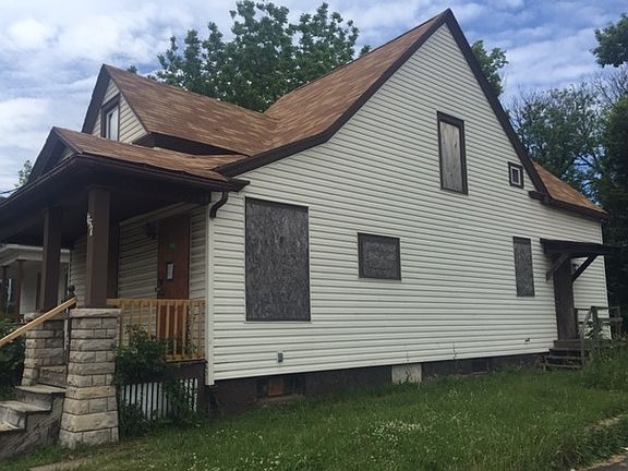 2nd image of 1734 Willow Ave