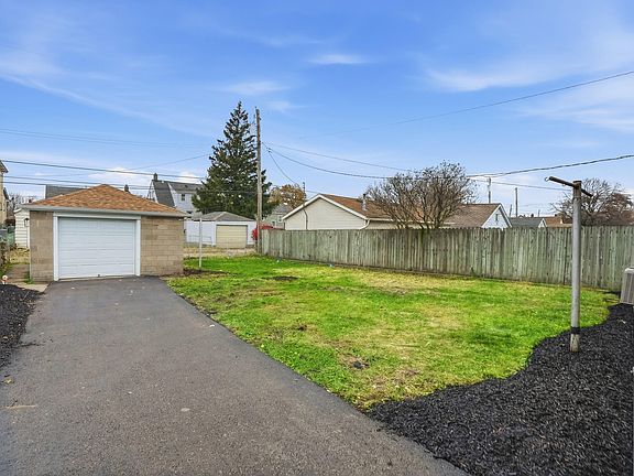 2nd image of 2534 White Oak Ave