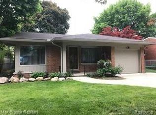4139 Yorba Linda Blvd, Royal Oak, MI 48073