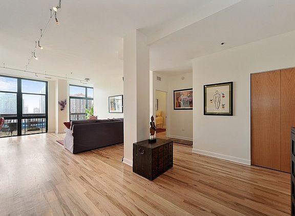 4th image of 221 E Cullerton St #P100