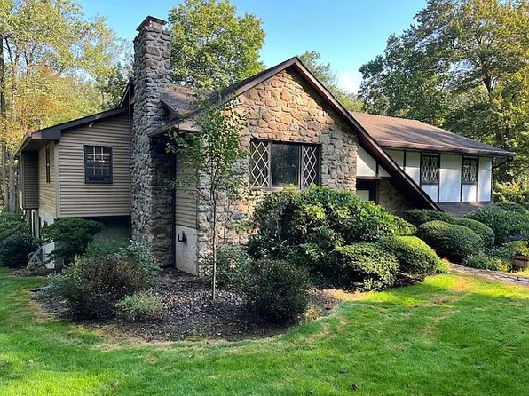 939 Sportsman Rd, Robesonia, PA 19551