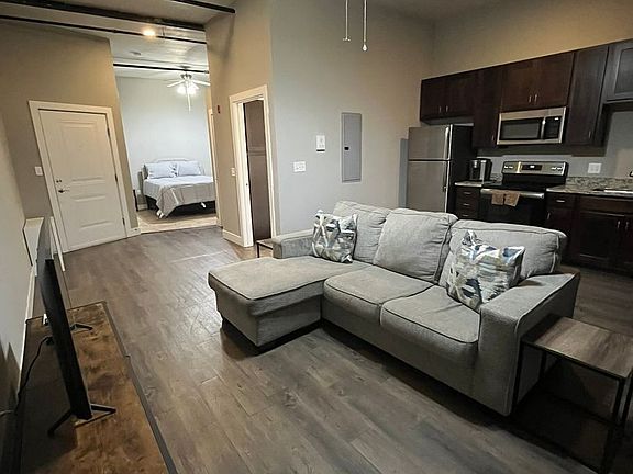 4th image of 3954 W Pine Blvd #203