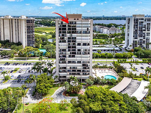2nd image of 2425 Presidential Way #Ph5