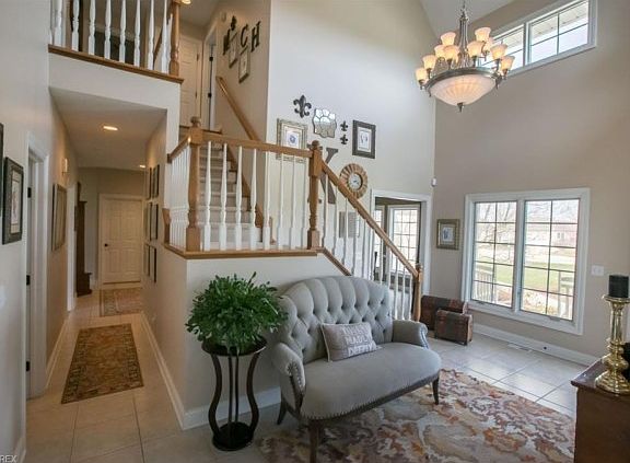 3rd image of 4154 Maidstone Ln