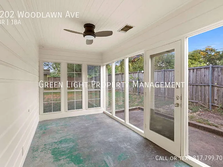 1202 Woodlawn Ave — Photo 22