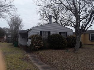 712 2nd St, Palacios, TX 77465