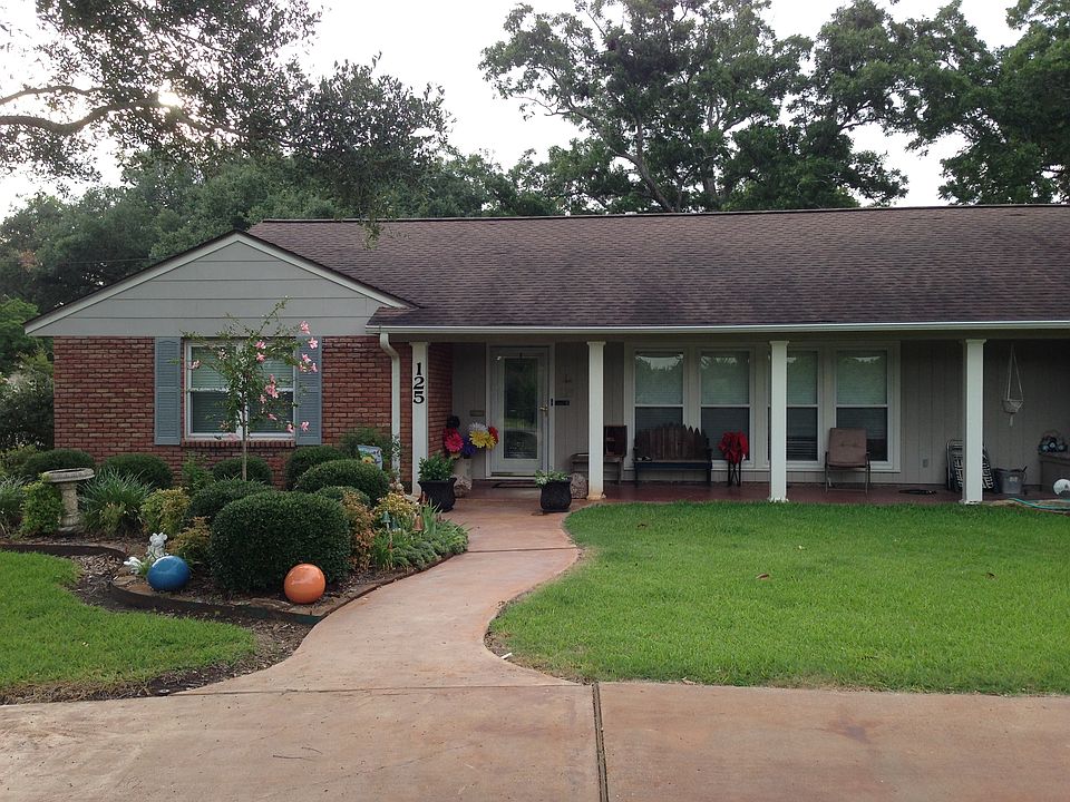 2nd image of 125 Country Club Dr
