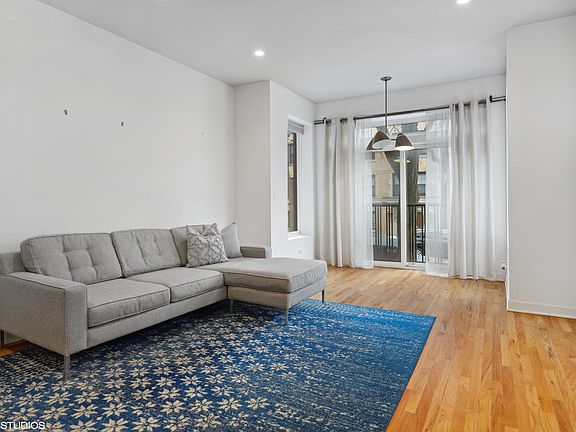 3rd image of 3546 N Janssen Ave #1
