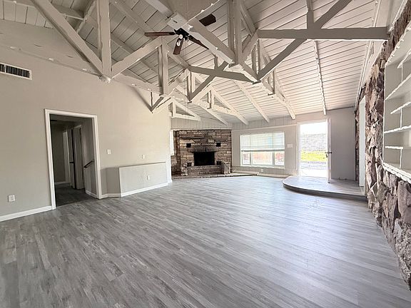 5th image of 4552 N Glenn Ave