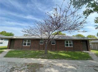 33 SE 250th Rd, Warrensburg, MO 64093